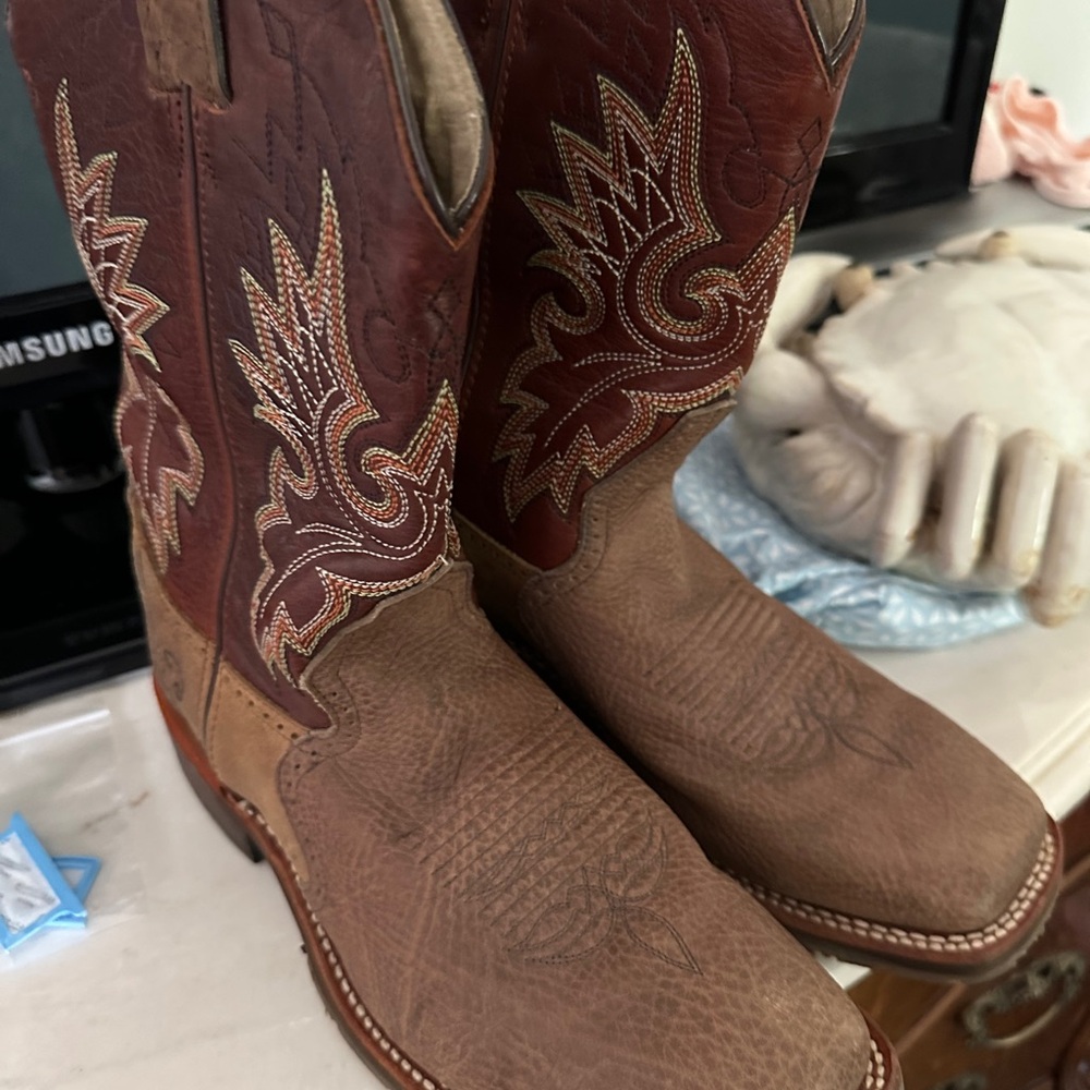 Double H Brand - Brown Leather Cowboy Boots. Men size 8 Excellent condition.